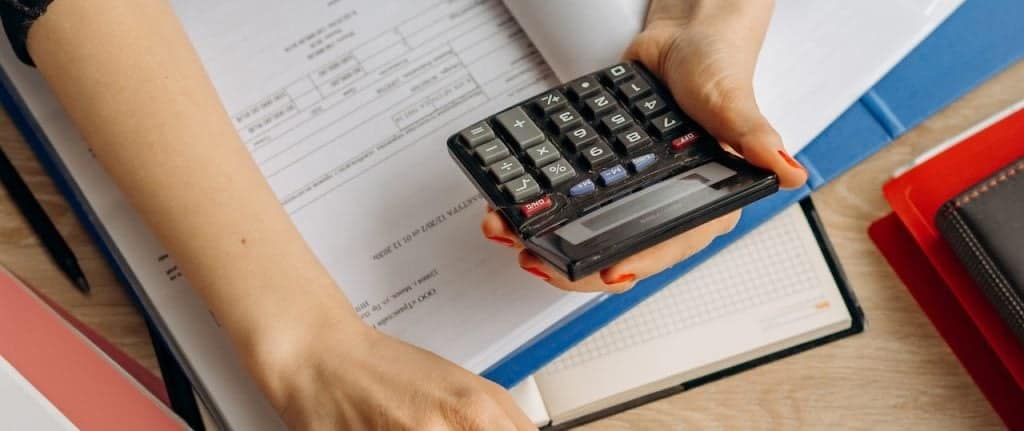 Sensitivity analysis disadvantages